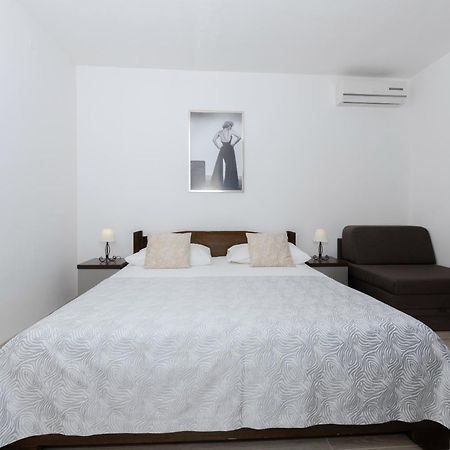 Bilin San Apartment Baska Voda Room photo