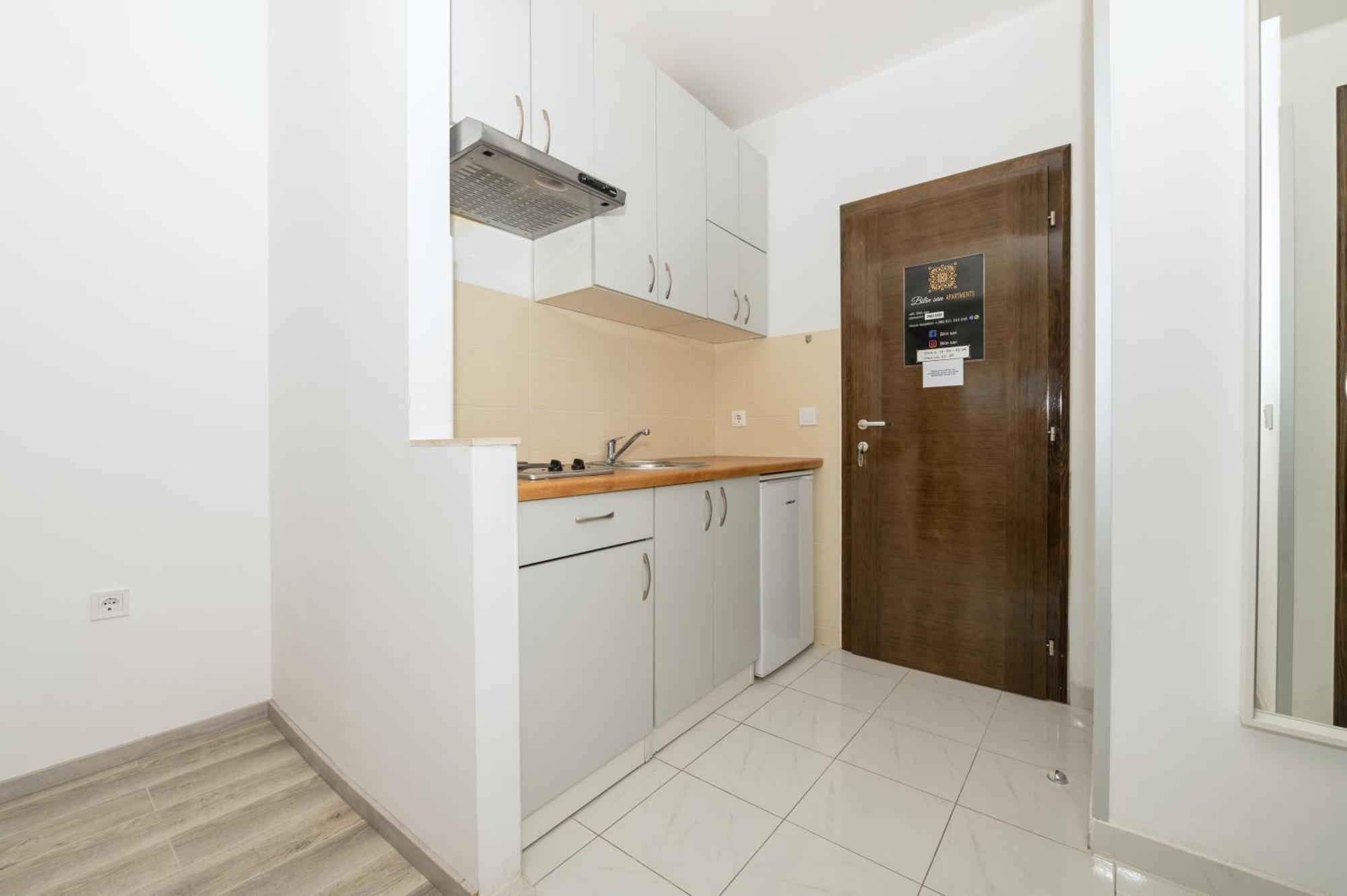 Bilin San Apartment Baska Voda Room photo